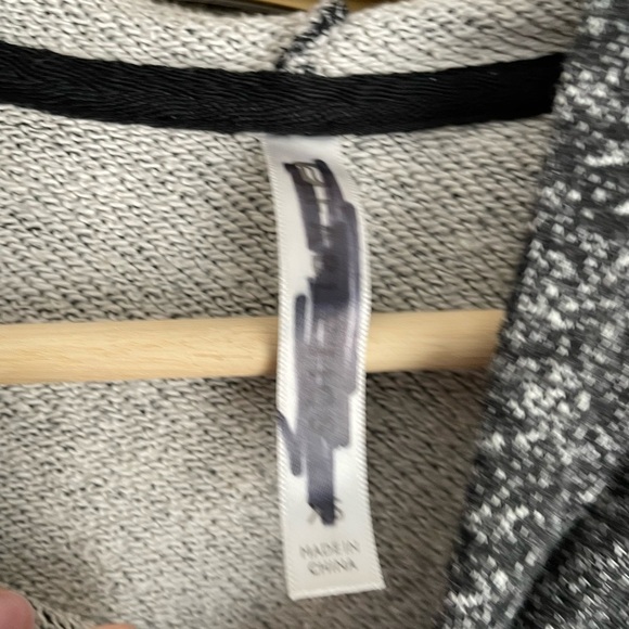 Fabletics Hoodie Sweater size XS - Picture 6 of 7